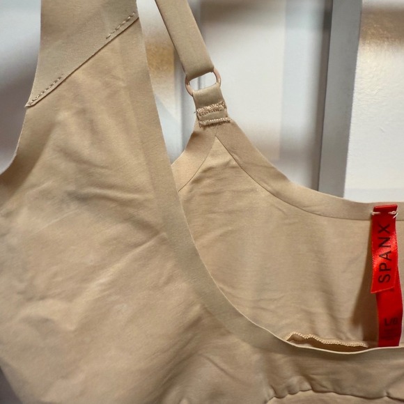 Spanx Tank Top Bodysuit Shapewear Beige Smoothing Layering L/G Large‎ - Picture 3 of 4
